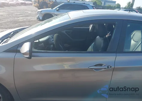 2013 Hyundai Elantra Limited z USA, uszkodzony, nr VIN 5NPDH4AE9DH445695